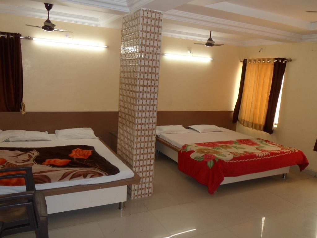 Hotel Raj Palace Dwārka Chambre photo