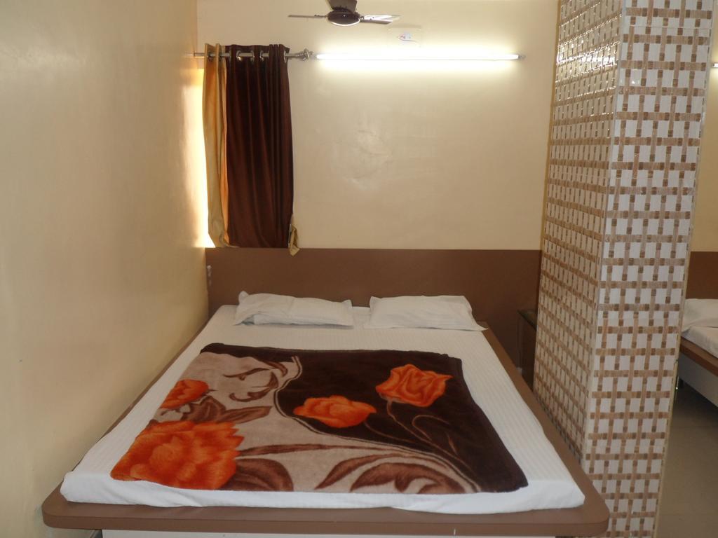 Hotel Raj Palace Dwārka Extérieur photo
